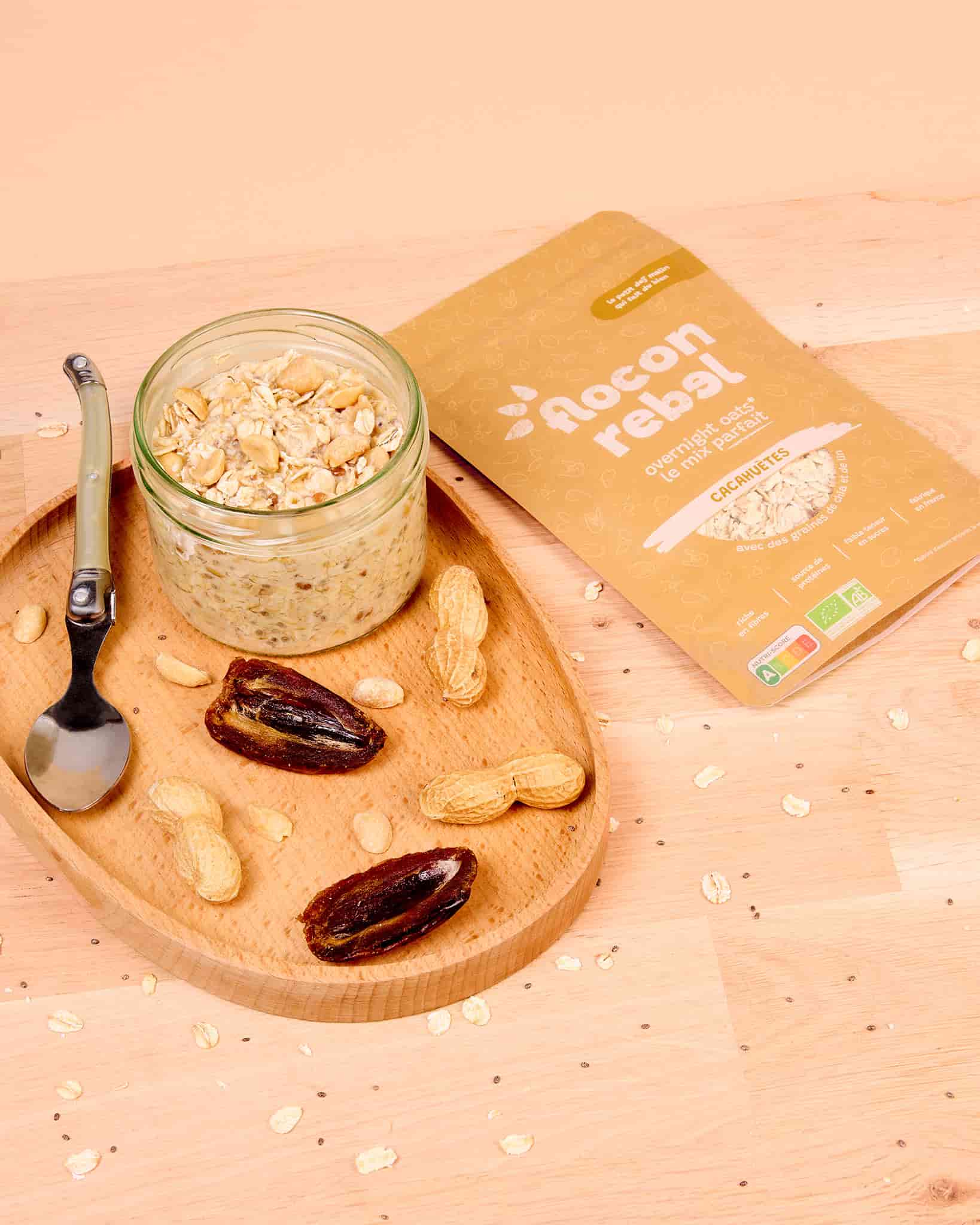 Overnight oats porridge rapide à préparer petit déjeuner équilibré facile sans sucre ajoutées protéiné avec cacahuètes arachides