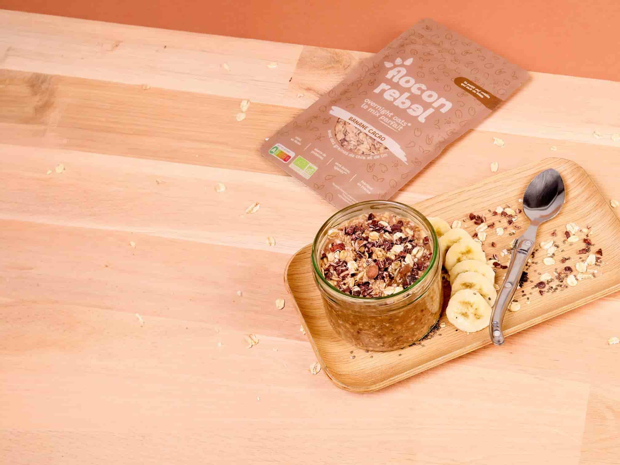 overnight oats Flocon Rebel banane cacao overnight porridge petit déjeuner sain healthy protéiné sans sucres facile à préparer