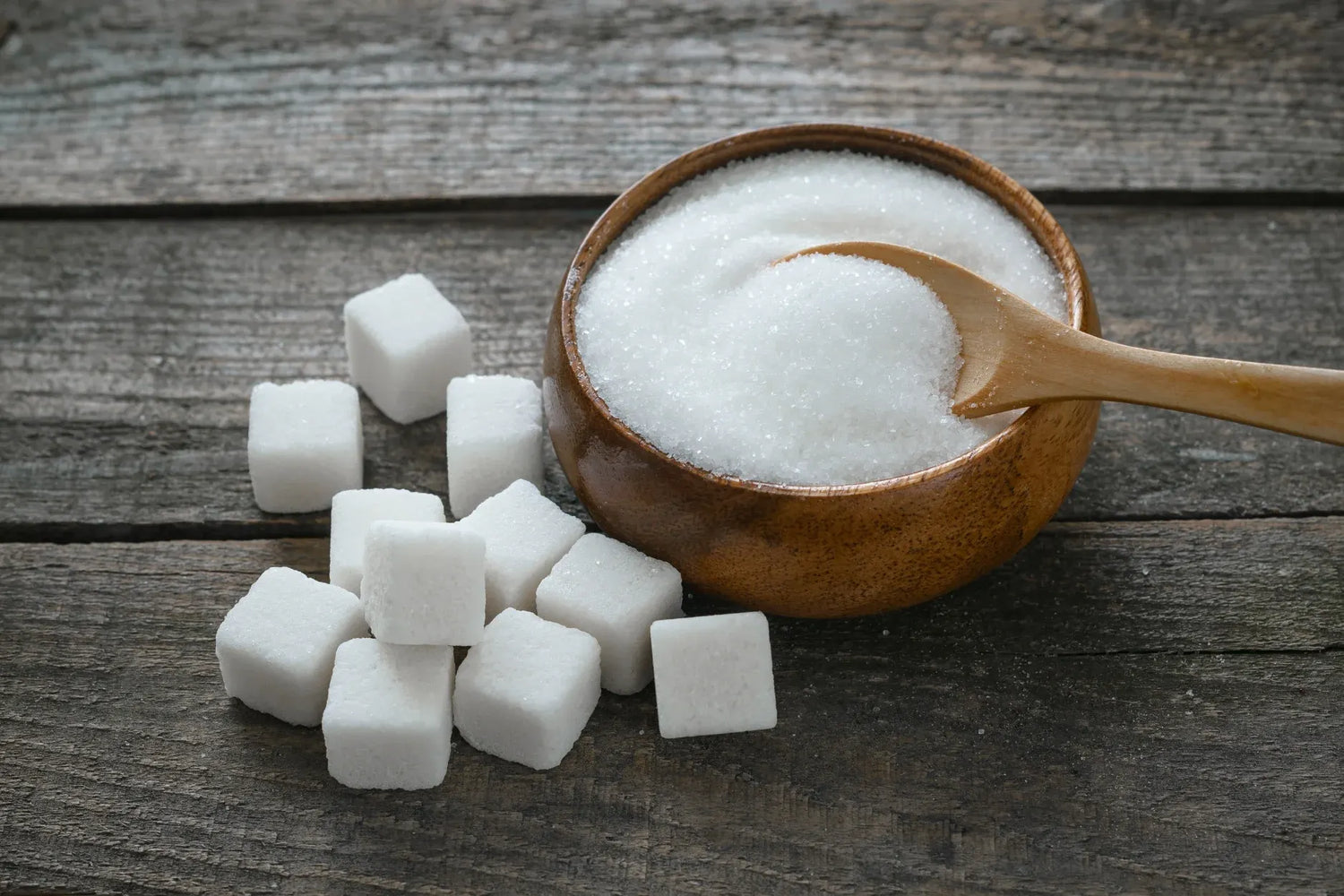 Sucre posé sur une table